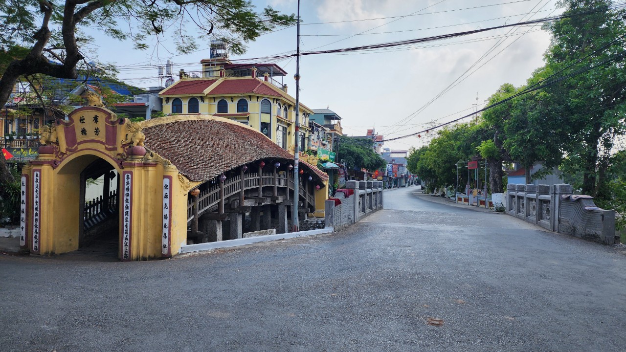 Chiêm ngưỡng cây cầu ngói dáng rồng trên 500 năm tuổi đẹp nhất Thành Nam- Ảnh 9.