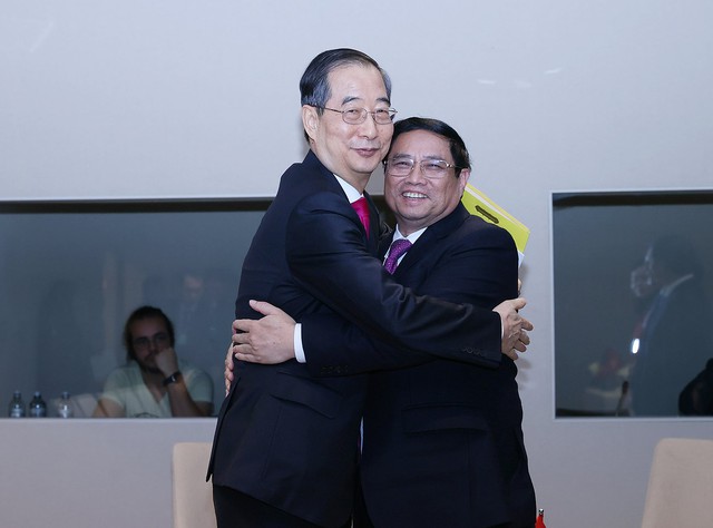 Thủ tướng Phạm Minh Chính gặp Tổng thống Ukraine và Thủ tướng Hàn Quốc, Bỉ- Ảnh 2.