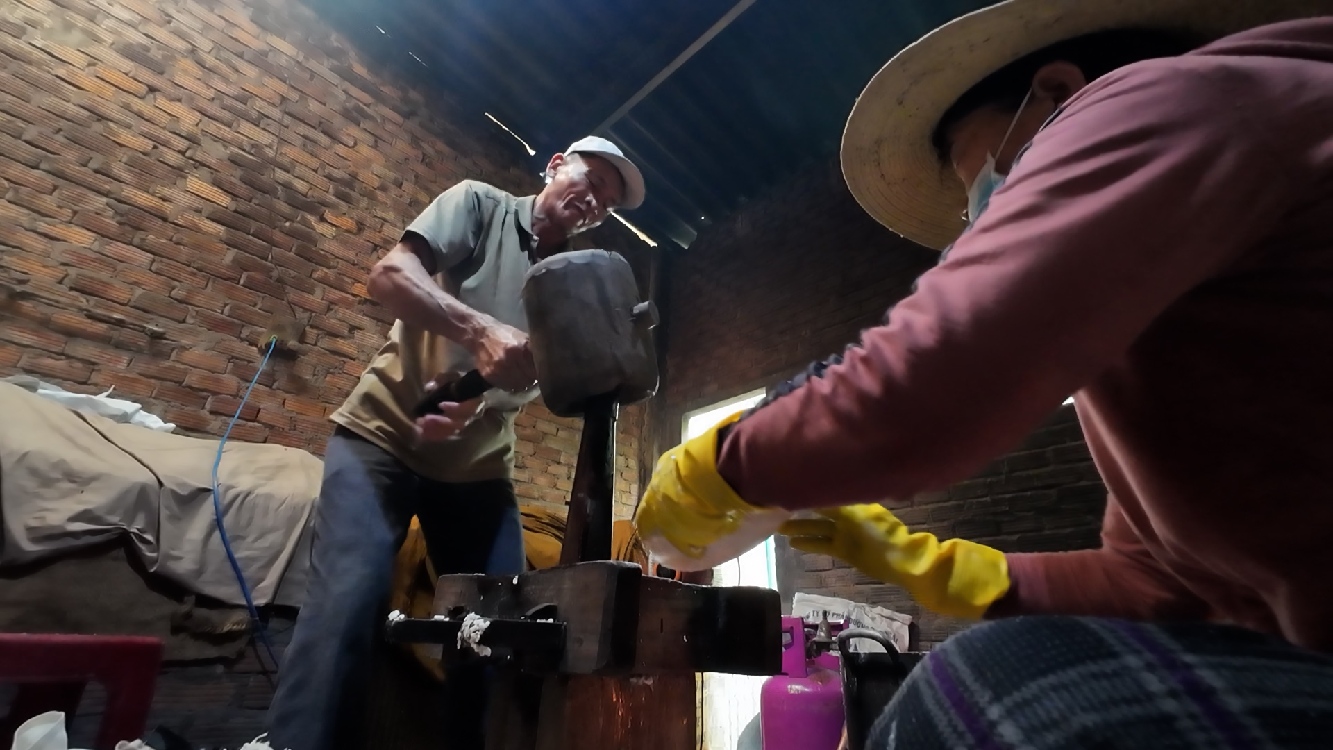 Lạ lẫm m&oacute;n b&aacute;nh truyền thống được l&agrave;m từ hạt nếp ngon gi&ograve;n ng&agrave;y Tết- Ảnh 4.