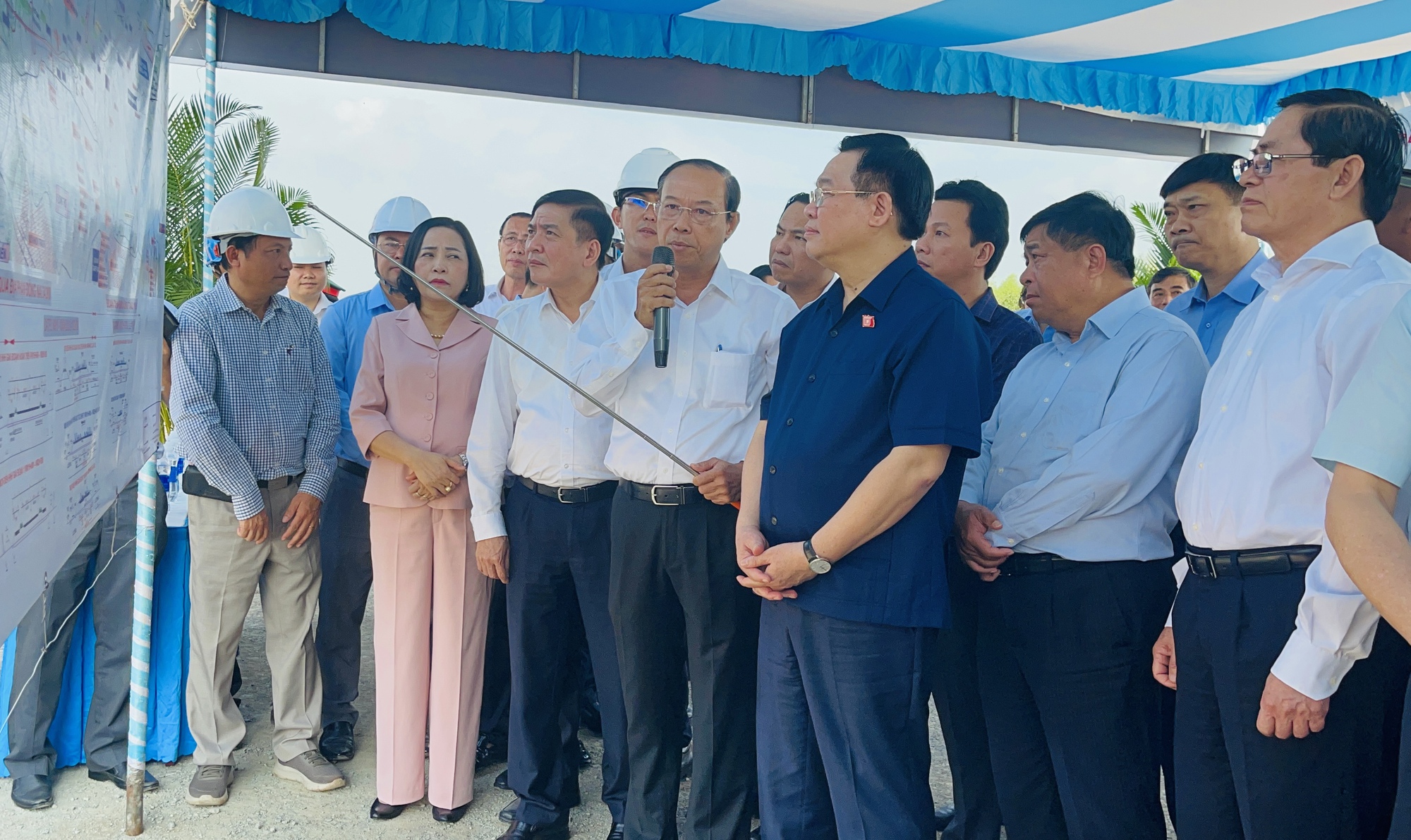 Chủ tịch Quốc hội: Phải đua tiến độ toàn tuyến cao tốc Biên Hoà - Vũng Tàu- Ảnh 4.