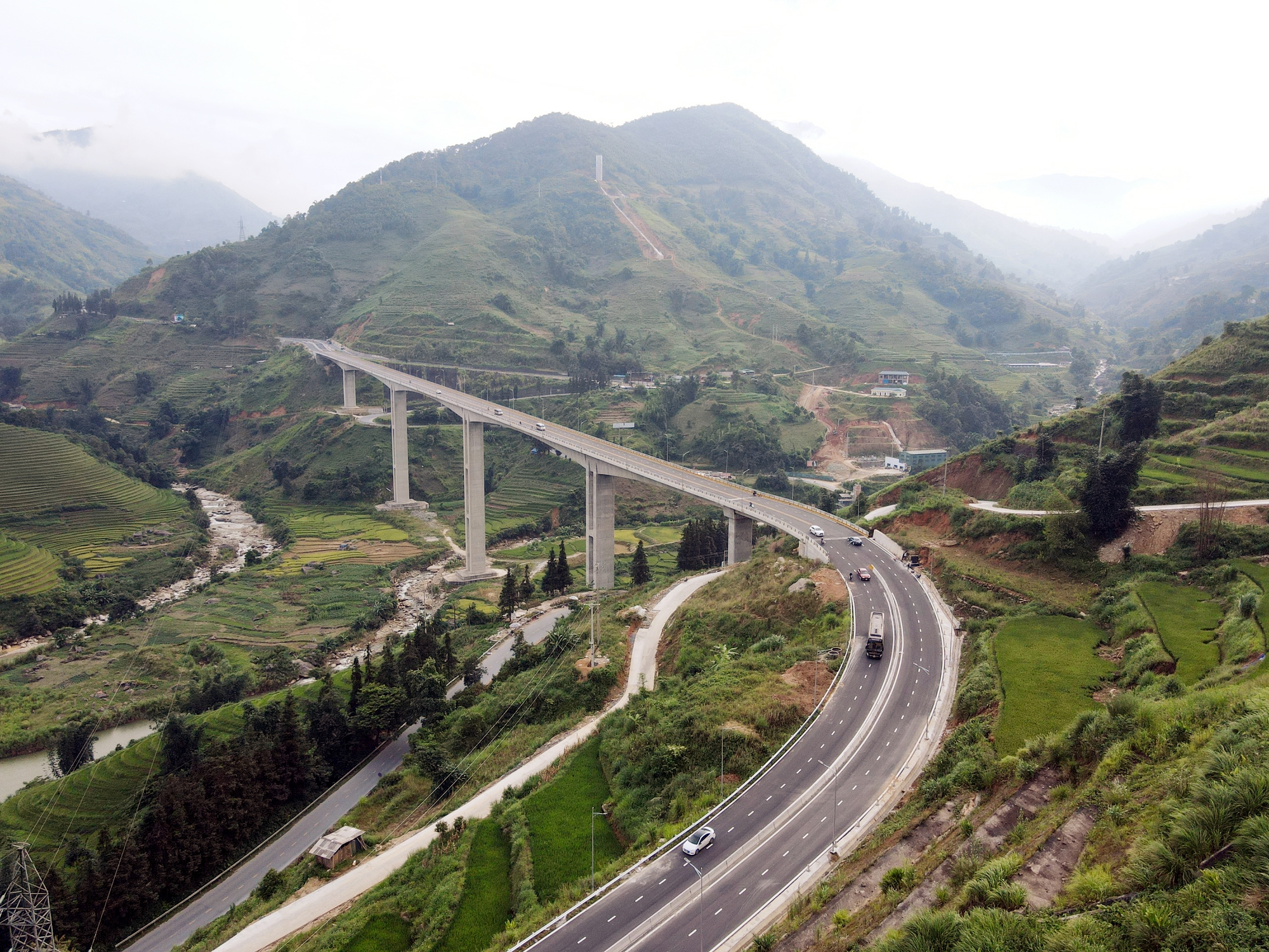 Đề xuất thu phí tuyến đường nối cao tốc Nội Bài - Lào Cai đi Sa Pa từ 25.000 -120.000 đồng- Ảnh 2.