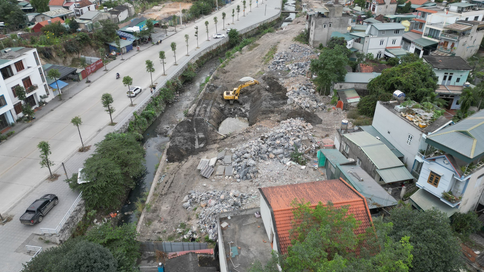Quảng Ninh: Thi công đường "phớt lờ" an toàn giao thông và môi trường- Ảnh 1.