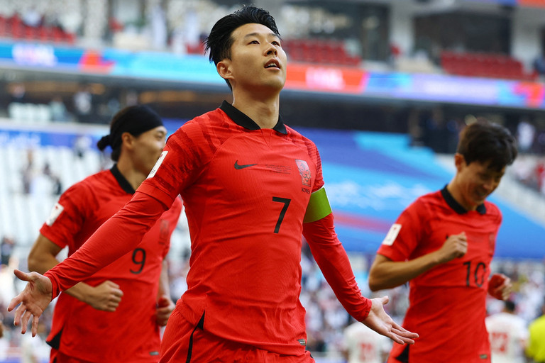 Asian Cup: Son Heung-min tỏa sáng rực rỡ, Hàn Quốc vẫn bị đội chiếu dưới "cưa" điểm - Ảnh 1.