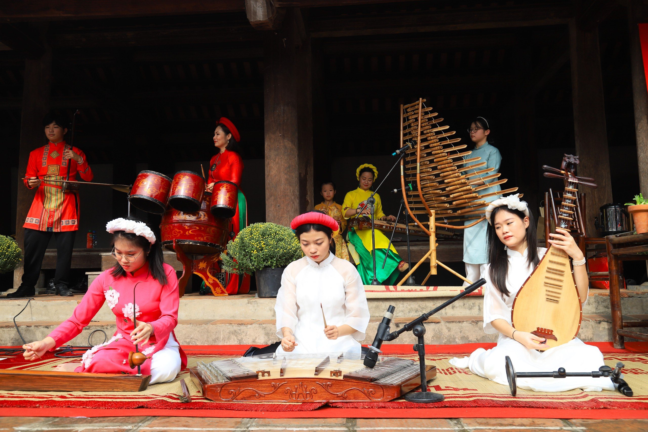 Trải nghiệm văn hóa Tết Việt tại làng cổ Đường Lâm- Ảnh 9.