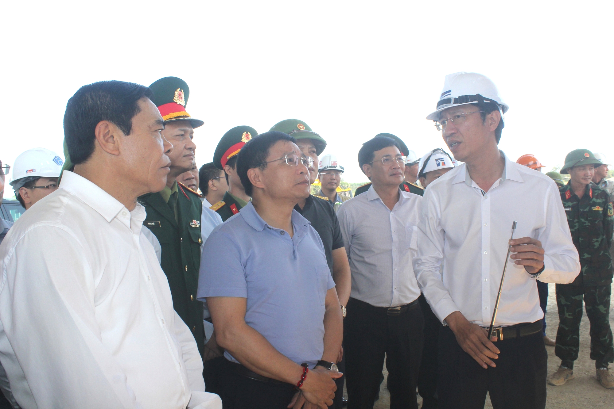 Bộ trưởng Nguyễn Văn Thắng: Nỗ lực thông toàn tuyến cao tốc Hà Nội - Vinh dịp 30/4- Ảnh 1.