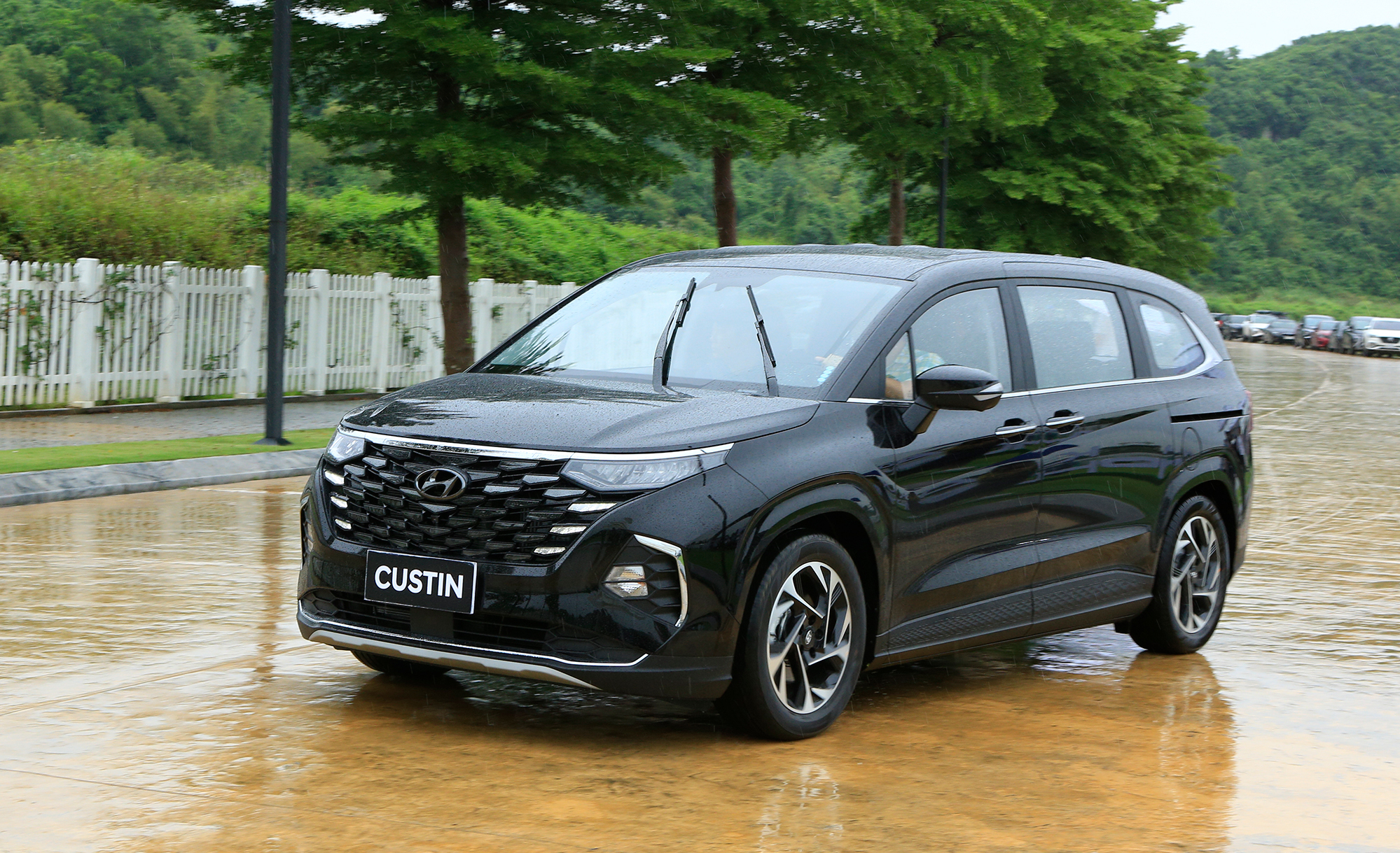 Hyundai Custin ưu đãi đến 30 triệu đồng tại đại lý- Ảnh 2.