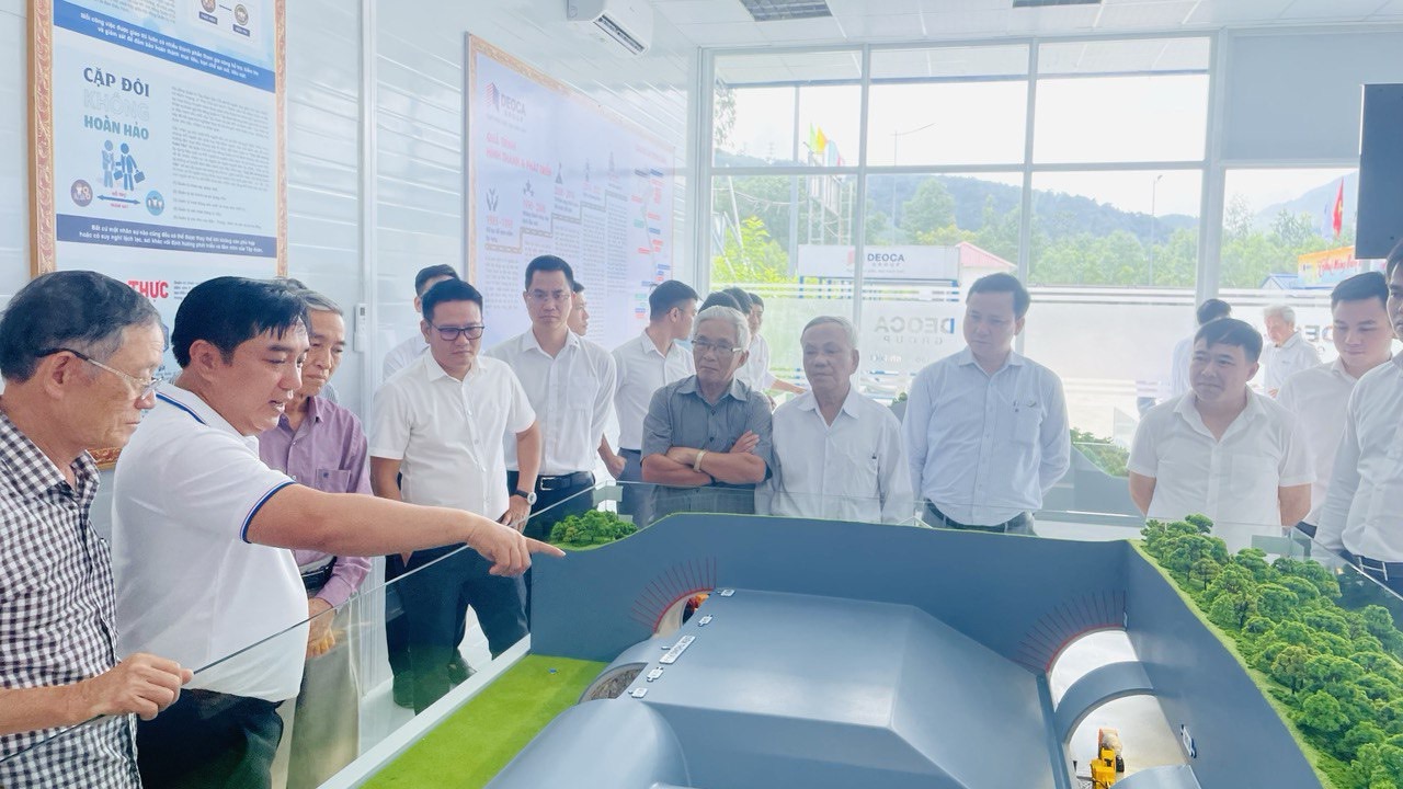 Dự án cao tốc Quảng Ngãi - Hoài Nhơn vượt kế hoạch giải ngân xây lắp- Ảnh 1.