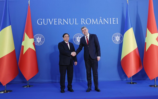 Lễ đón chính thức Thủ tướng Phạm Minh Chính thăm Romania- Ảnh 5.