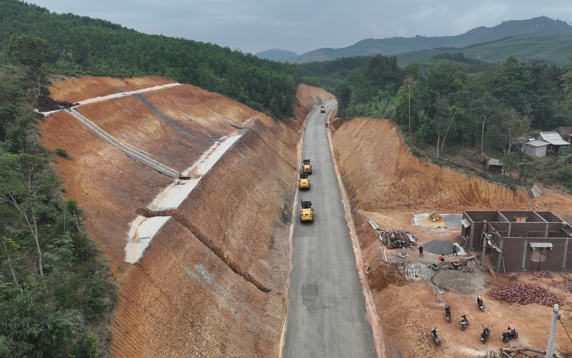 Năm 2024: Dự án cao tốc không lo thiếu vốn