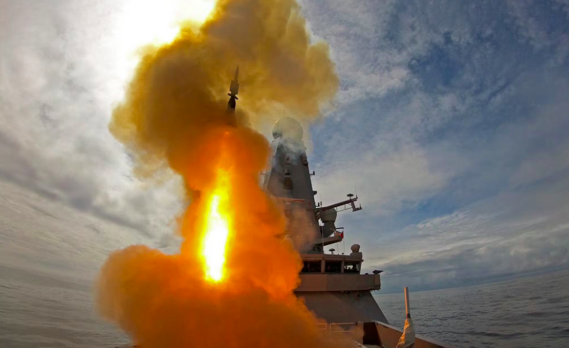 Anh chi hàng trăm triệu USD nâng cấp hệ thống tên lửa đang dùng để bảo vệ Biển Đỏ - Ảnh 1.