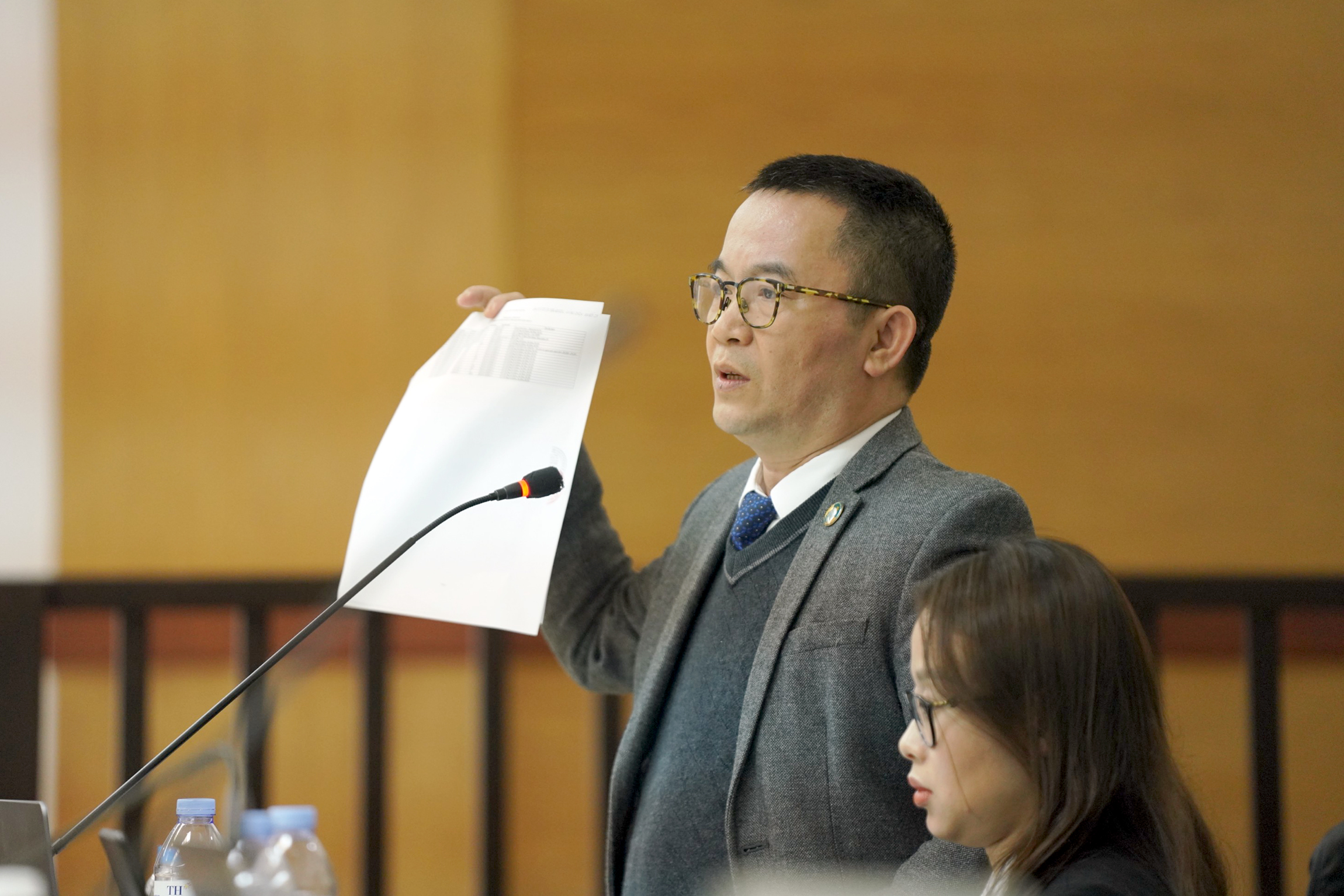 Bị cáo Trần Hùng nói "sẽ theo đuổi vụ án để bảo vệ danh dự" vẫn bị tuyên y án 9 năm tù- Ảnh 2.