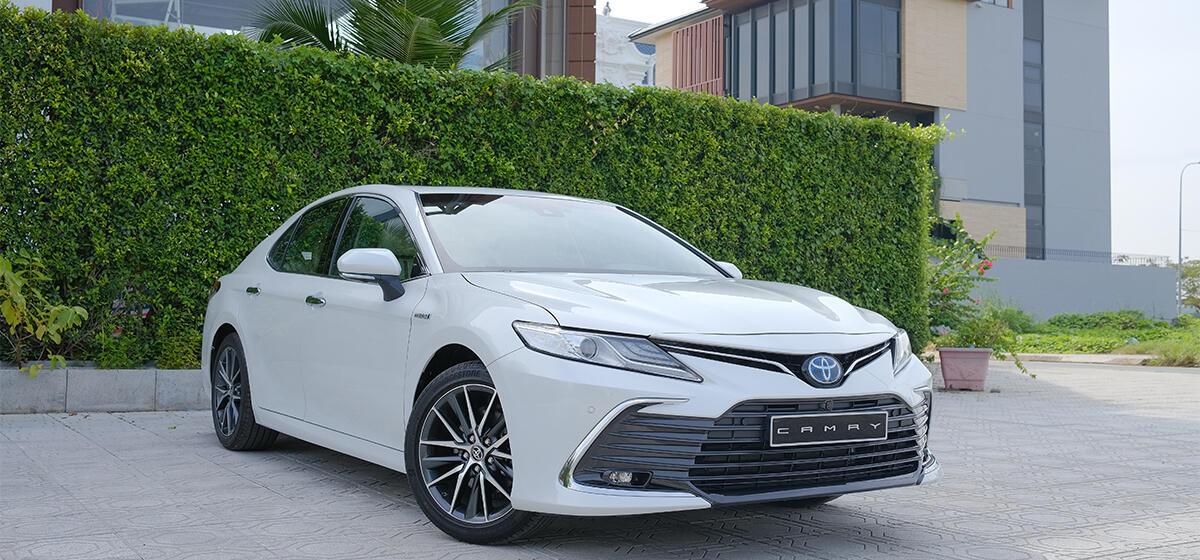 Toyota Camry ưu đãi 80 triệu đồng tại đại lý- Ảnh 1.