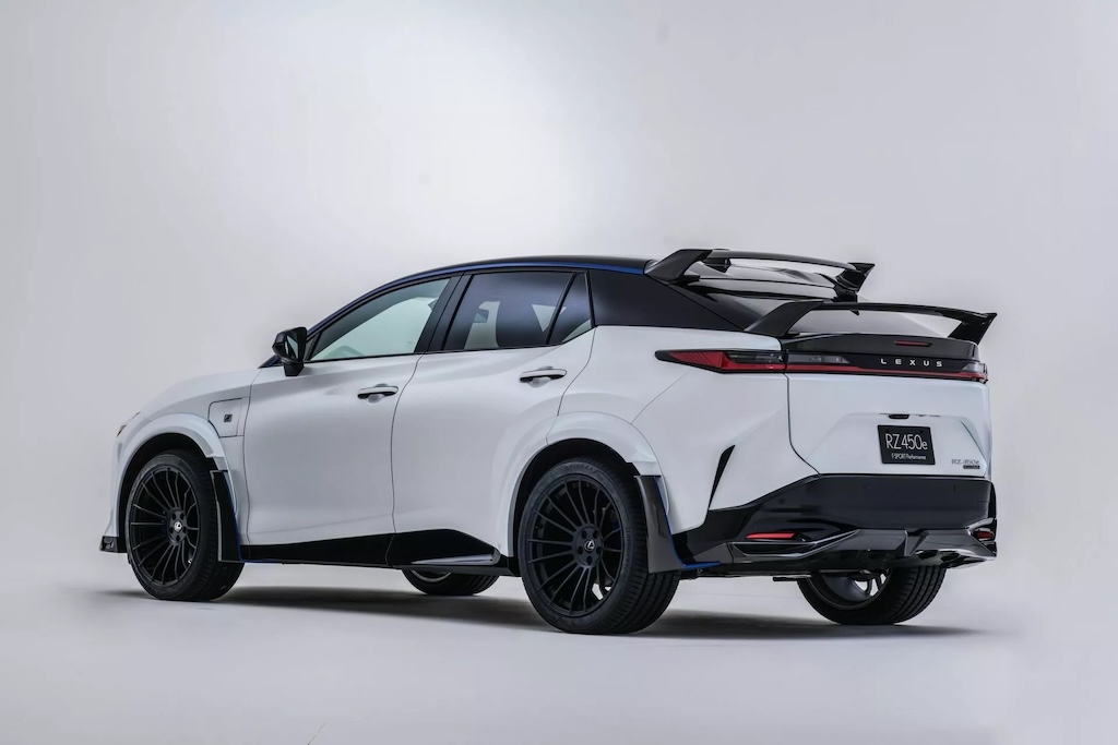 Lexus chính thức ra mắt mẫu xe điện đầu tiên- Ảnh 2.