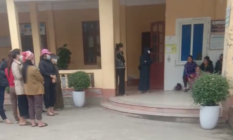 Vụ bé gái tử vong khi truyền dịch ở Nghệ An: Trung tâm y tế huyện nói gì?- Ảnh 1.