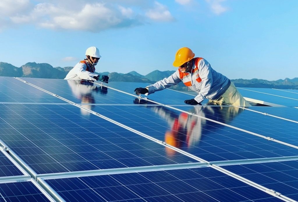 VCCI đề nghị cho phép người dân được mua bán điện mặt trời mái nhà- Ảnh 1.