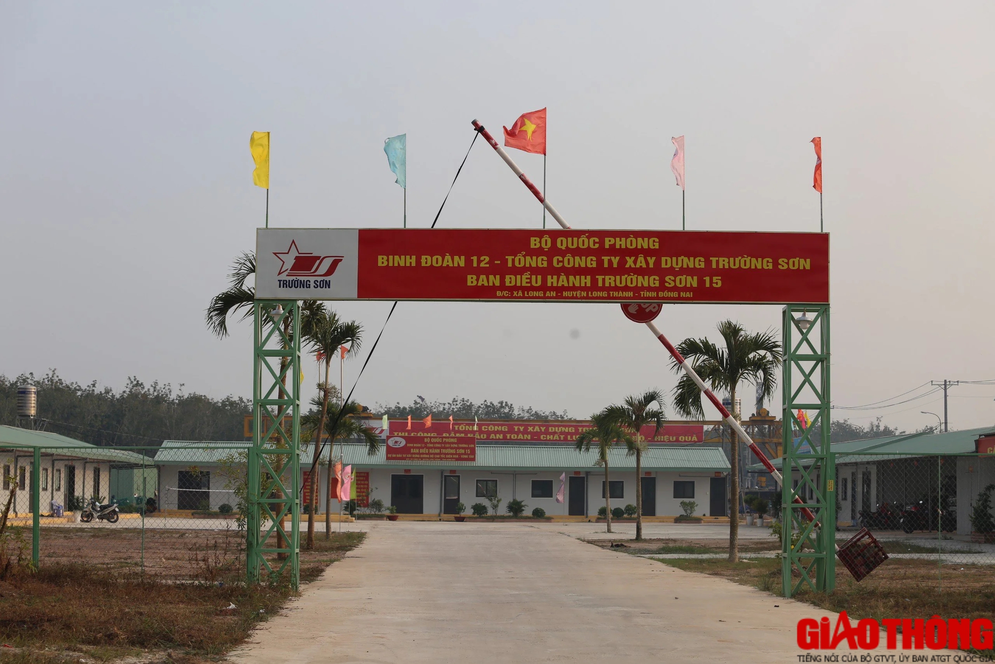 Nhà thầu tranh thủ đúc dầm, làm cầu vượt khi chờ mặt bằng cao tốc Biên Hòa - Vũng Tàu- Ảnh 6.