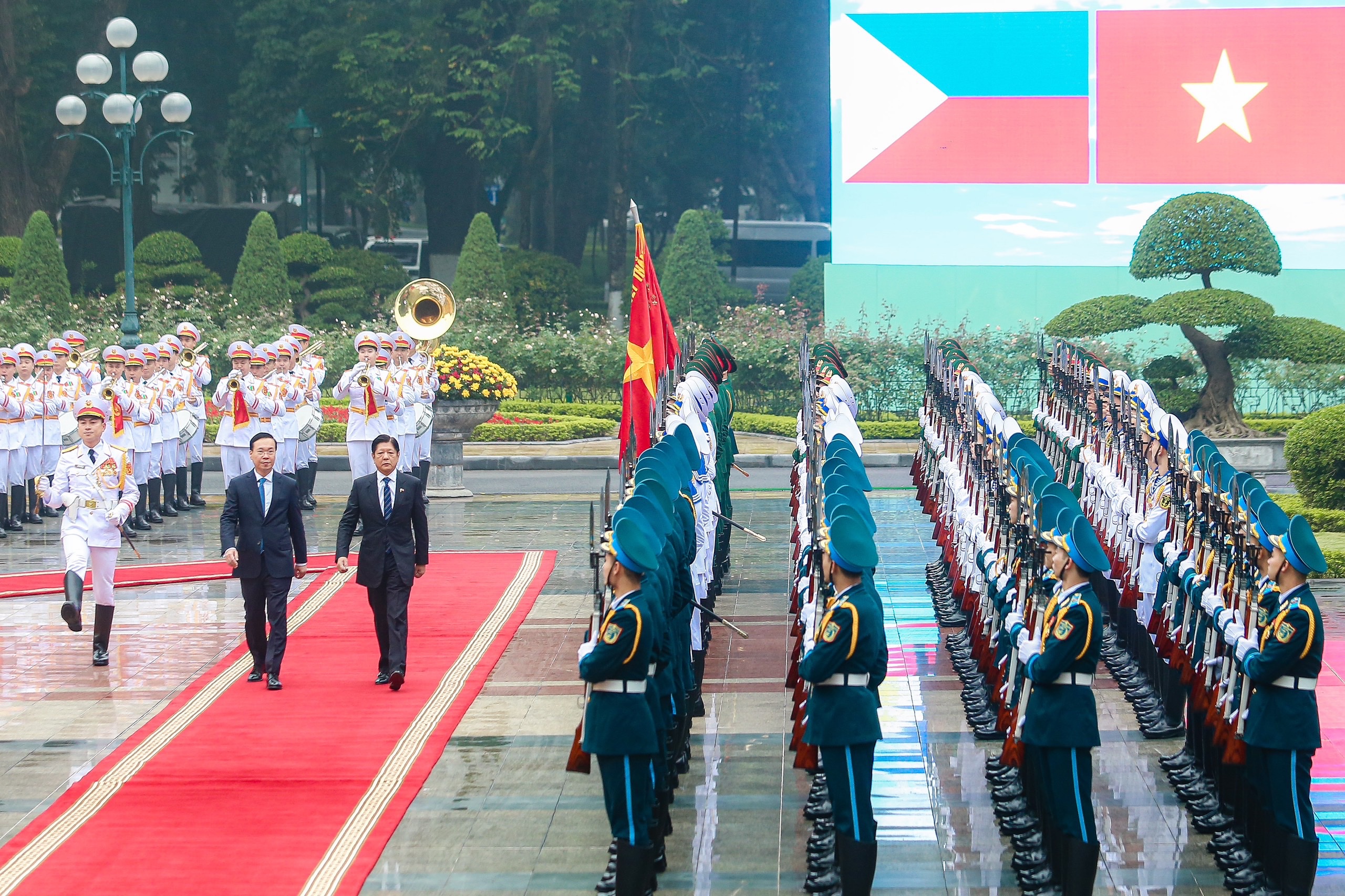 Việt Nam bắn 21 phát đại bác chào mừng Tổng thống Philippines lần đầu thăm Việt Nam- Ảnh 5.