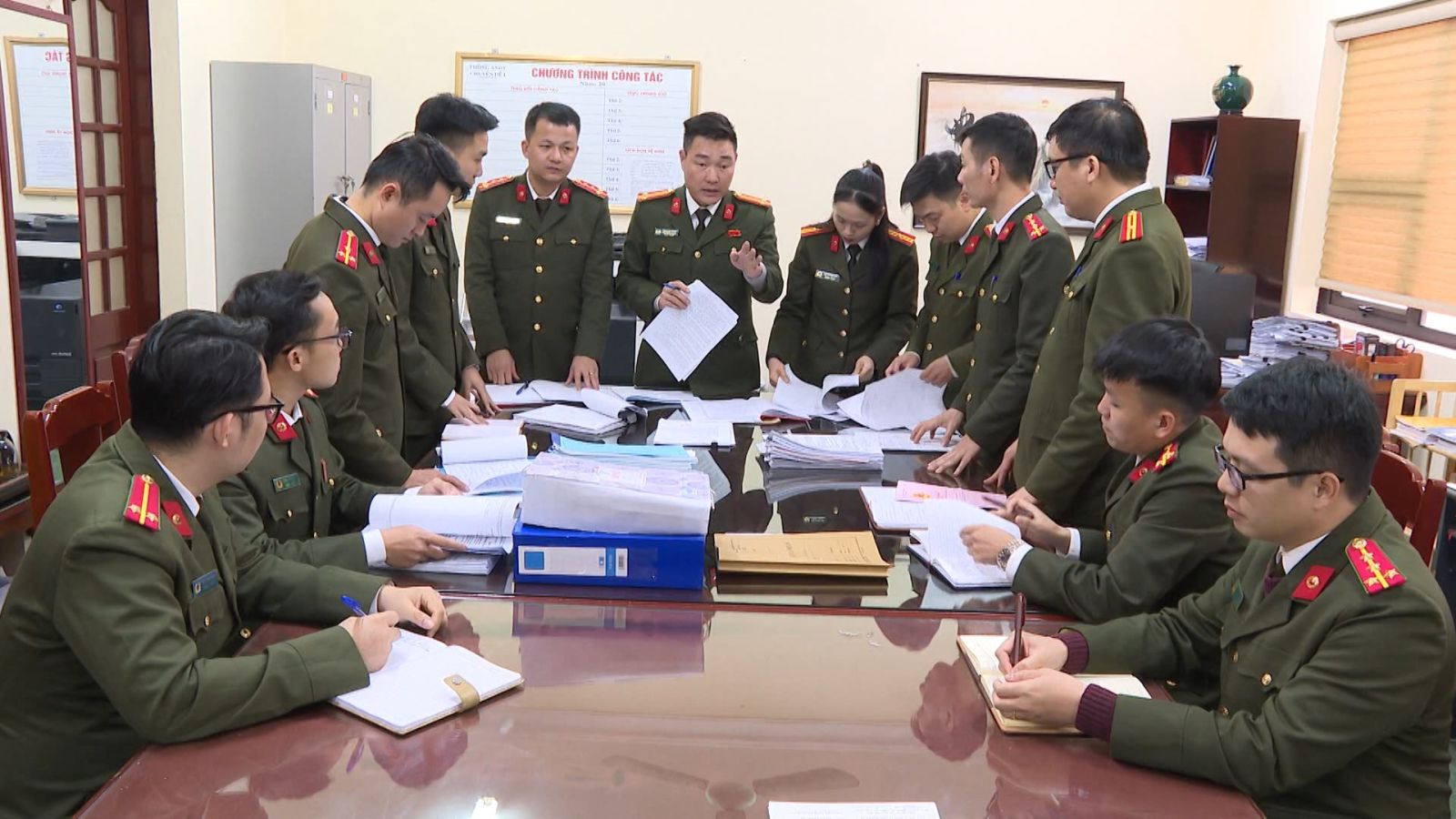 Hàng loạt cán bộ ở Sầm Sơn bị khởi tố vì đưa, nhận hối lộ- Ảnh 2.