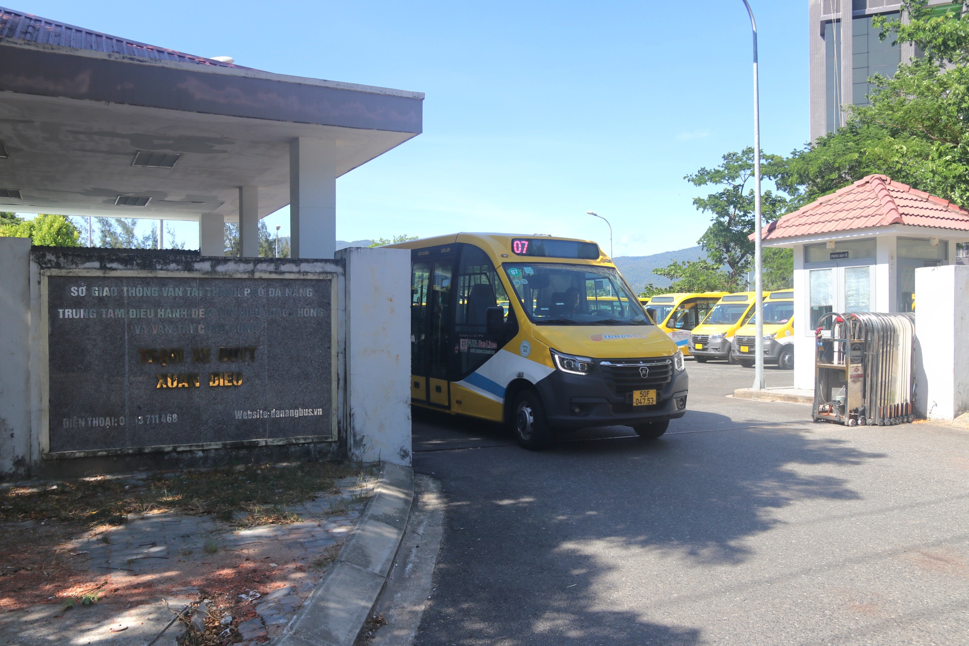 Đà Nẵng đưa buýt công cộng thành “quả đấm thép” chống xe trá hình, xe dù- Ảnh 1.