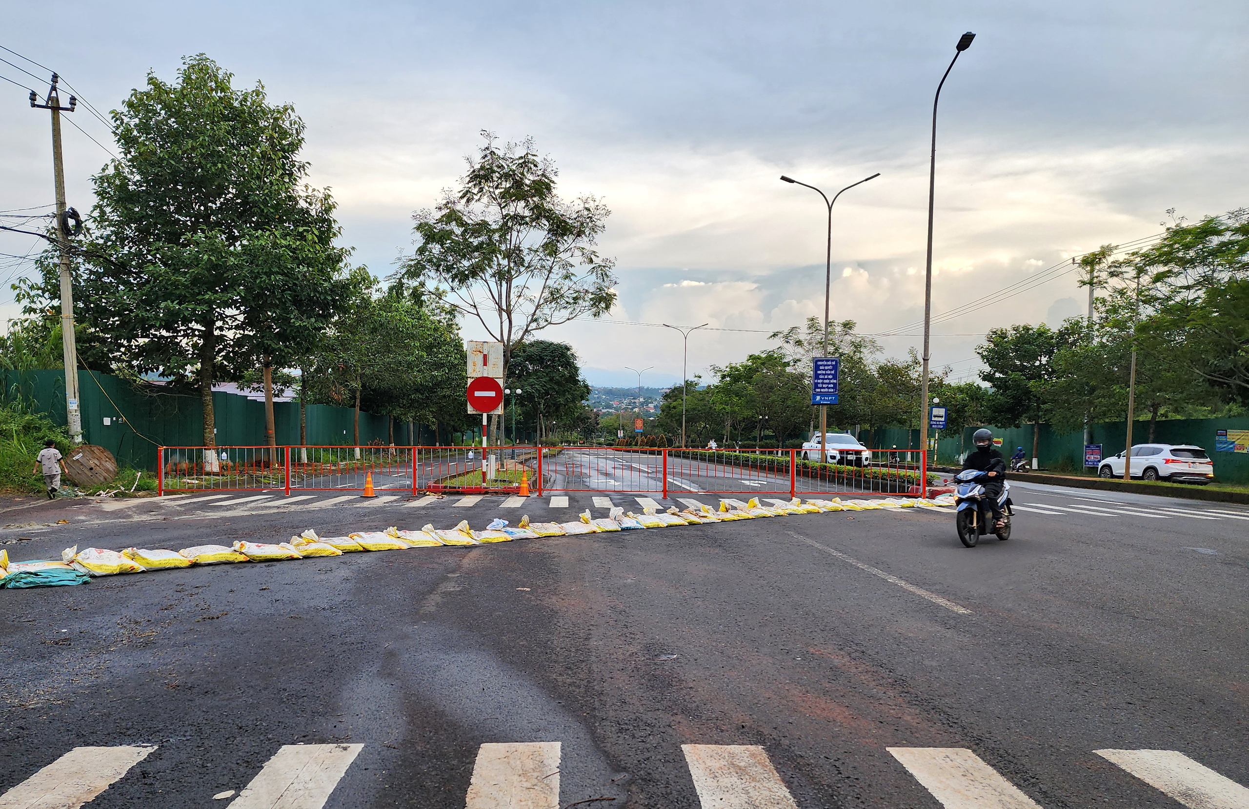 Hơn 200 tỷ đồng khắc phục đường Hồ Chí Minh sụt lún, nứt gãy- Ảnh 9.