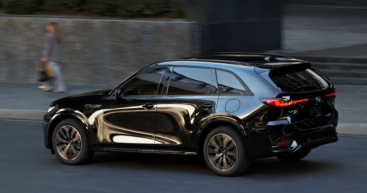 Mazda CX-70 ra mắt, chỉ sử dụng động cơ hybrid- Ảnh 3.