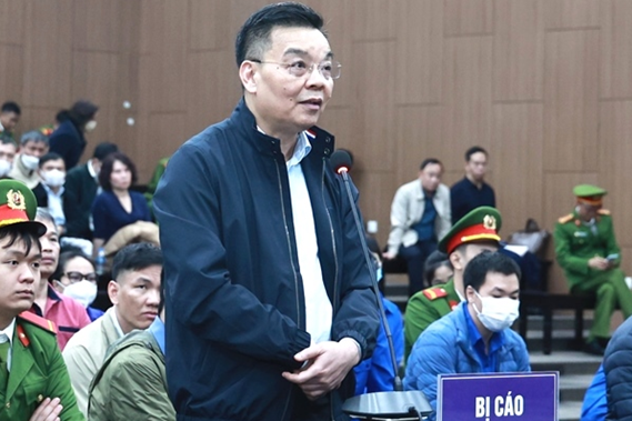 Bí ẩn chiếc vali chứa 200.000 USD ông Chu Ngọc Anh nhận của Việt Á- Ảnh 1.