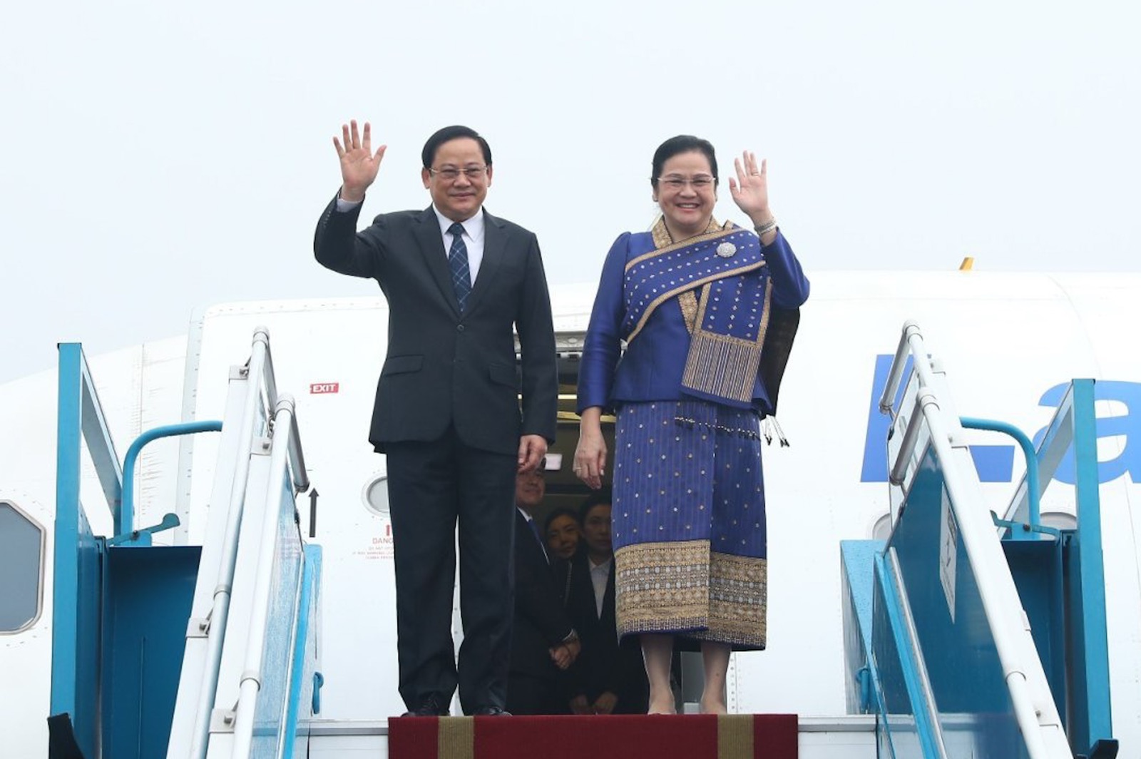 Lễ đón trọng thể Thủ tướng Lào Sonexay Siphandone thăm chính thức Việt Nam- Ảnh 1.