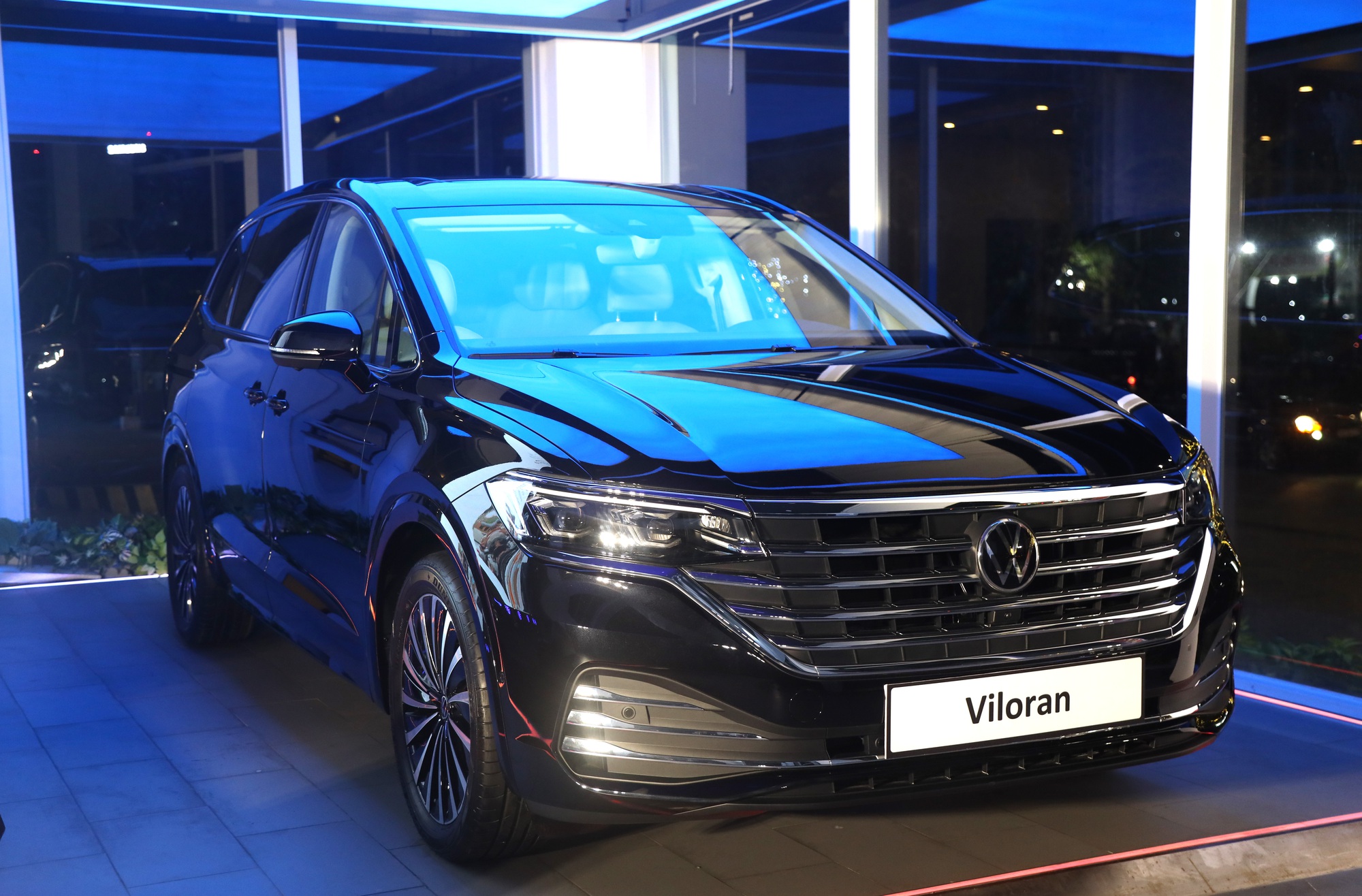 Volkswagen Viloran chính thức ra mắt tại Hà Nội- Ảnh 1.