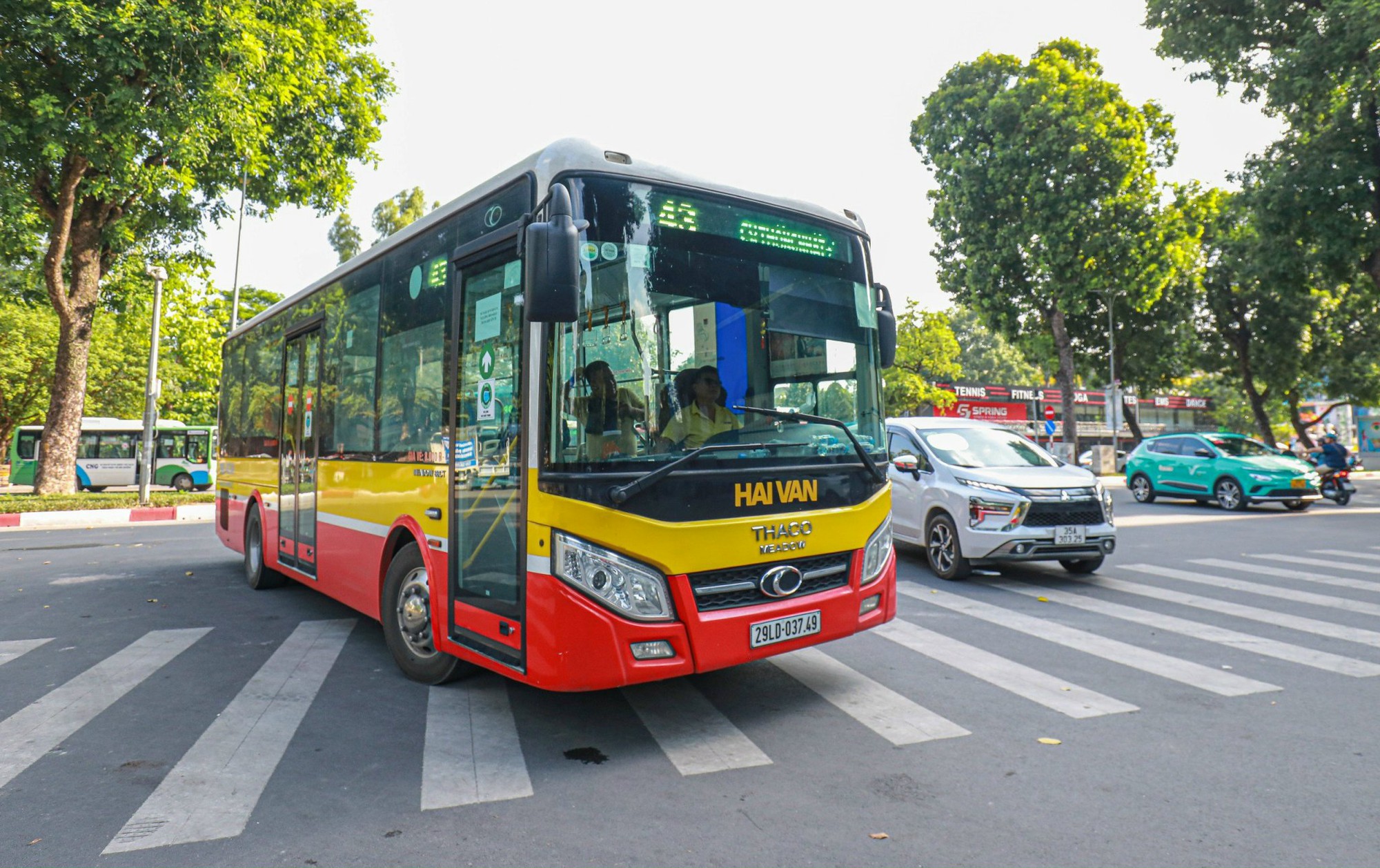 Hà Nội sắp thí điểm thêm 9 tuyến buýt điện mới- Ảnh 1.