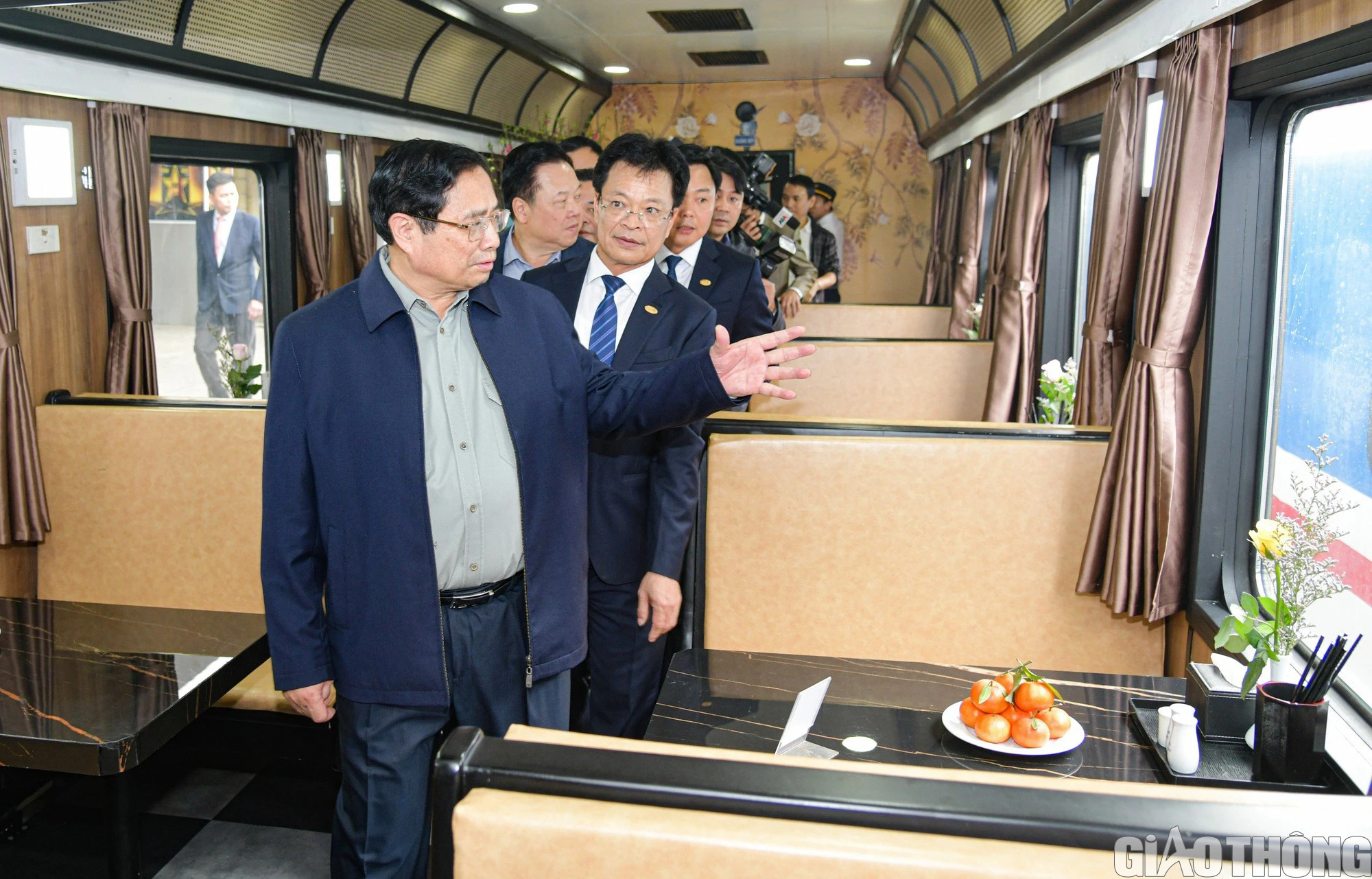 Thủ tướng Phạm Minh Chính thăm, động viên người lao động đường sắt tại ga Hà Nội- Ảnh 5.