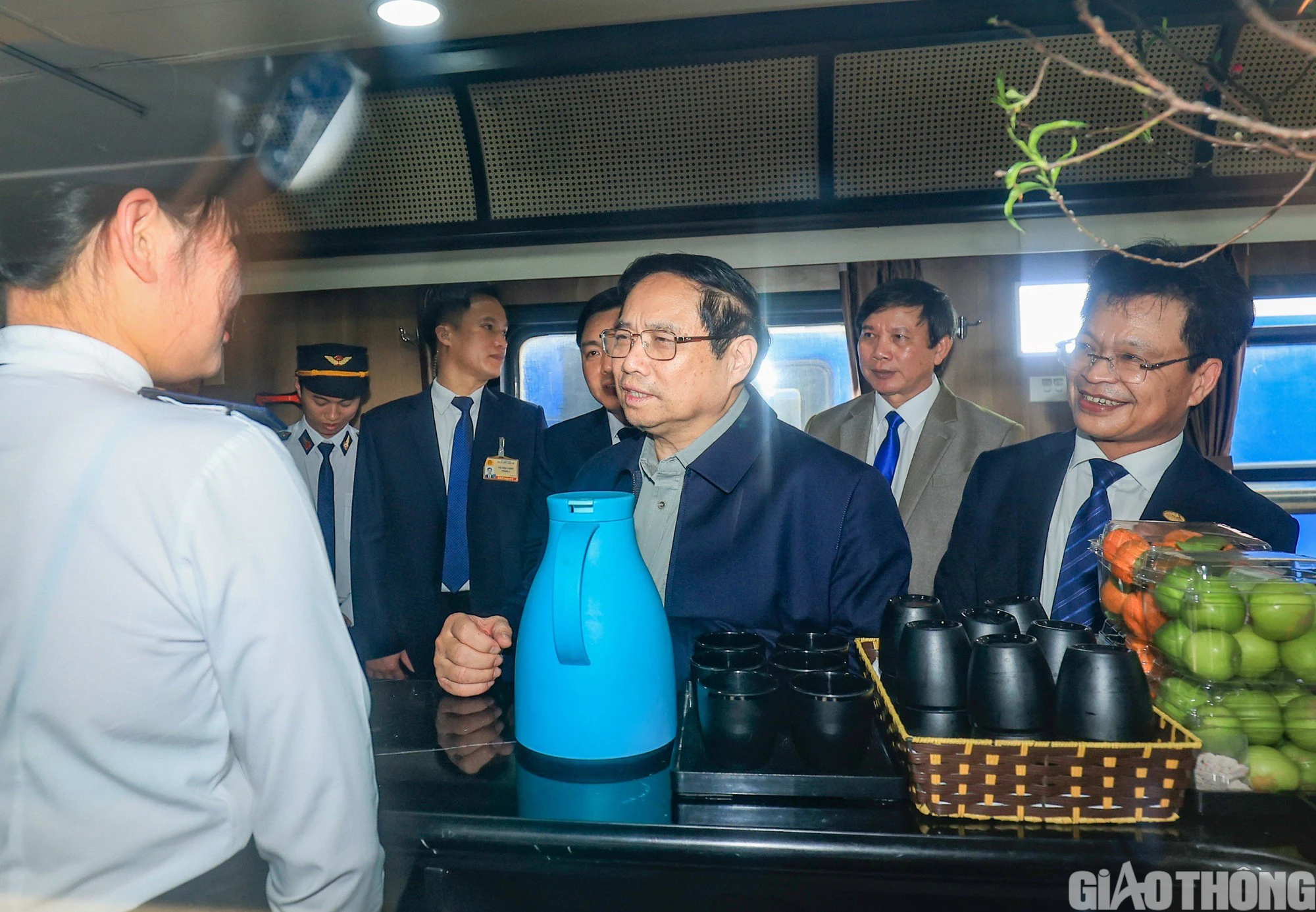 Thủ tướng Phạm Minh Chính thăm, động viên người lao động đường sắt tại ga Hà Nội- Ảnh 6.
