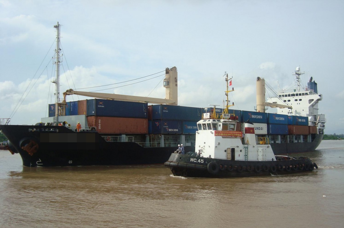 Đề xuất bỏ quy định tàu dài trên 80m cập cảng phải có tàu lai dắt- Ảnh 1.