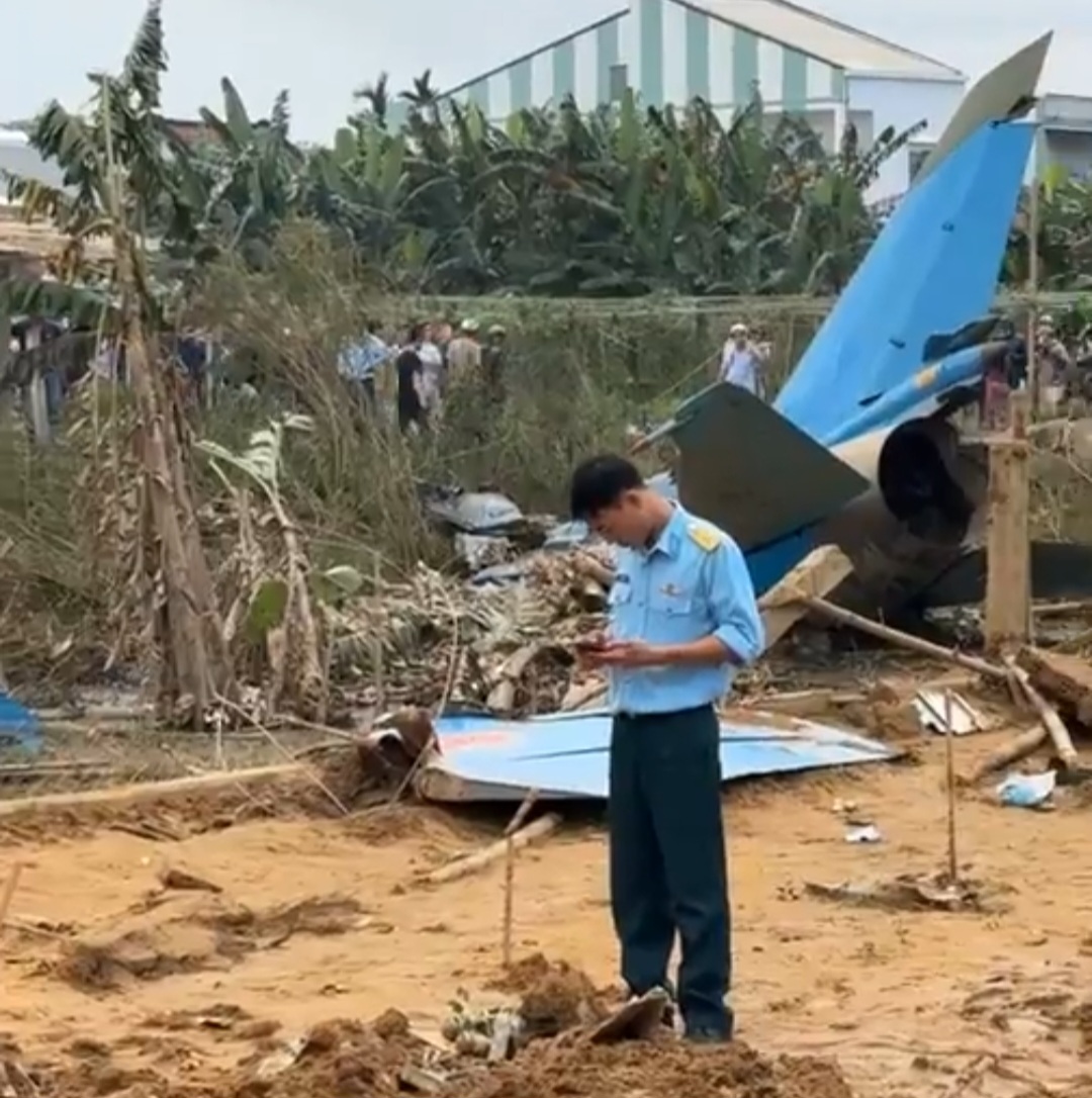 Hiện trường máy bay huấn luyện rơi ở Quảng Nam- Ảnh 7.