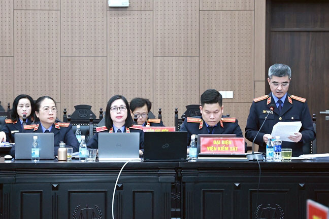 Luật sư tranh luận Việt Á có công chống dịch, Viện kiểm sát đối đáp gì?- Ảnh 1.