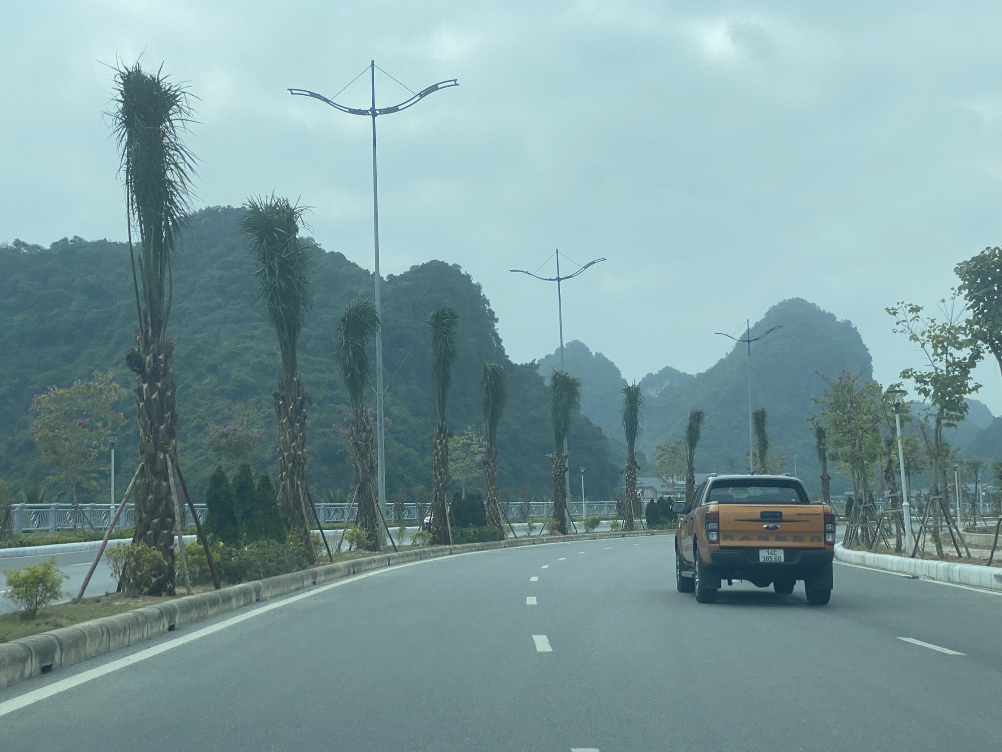 Vì sao tuyến đường bao biển đẹp như mơ ở Quảng Ninh chậm bàn giao?- Ảnh 1.