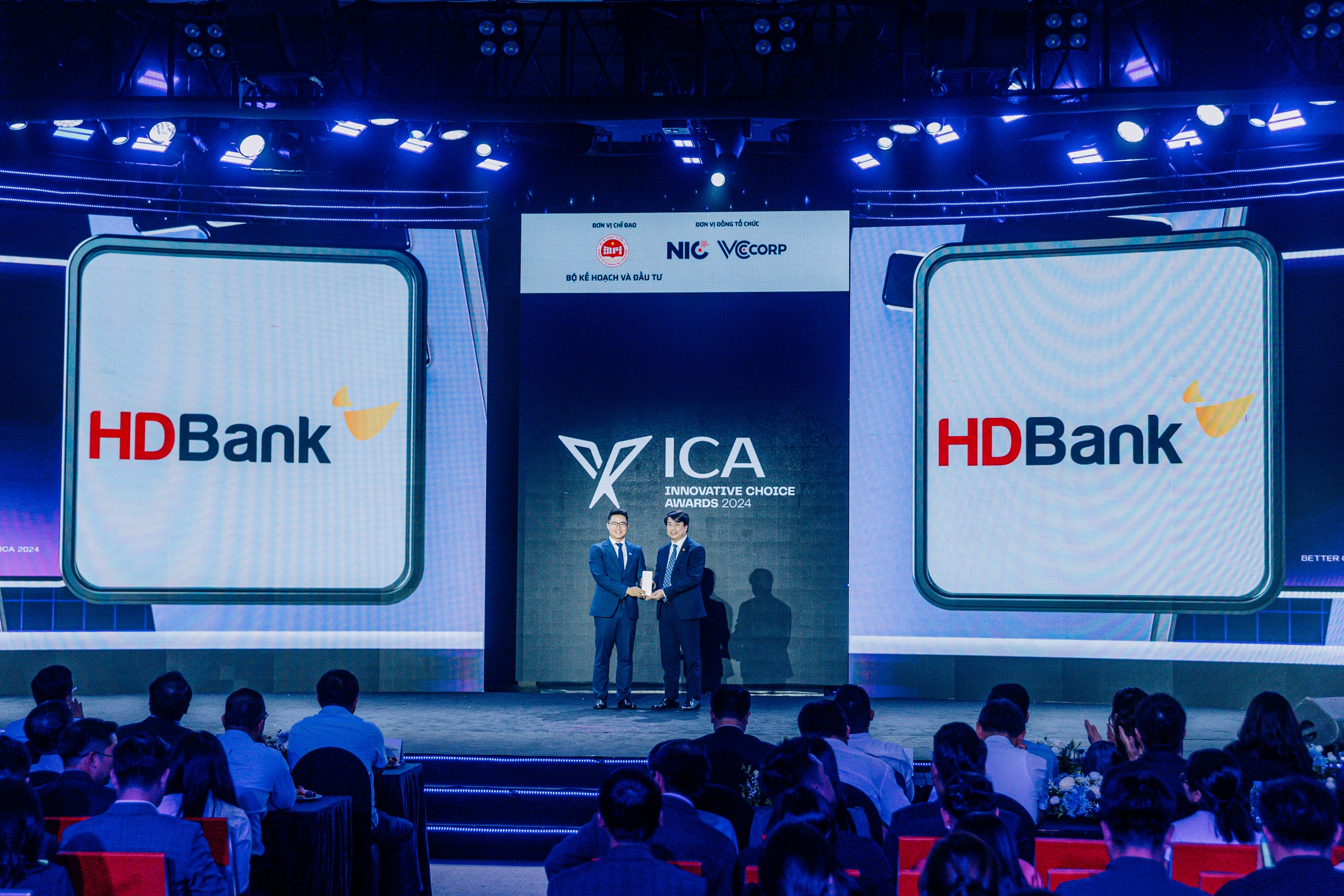 HDBank được vinh danh "Ngân hàng Xanh của năm" tại Better Choice Awards 2024- Ảnh 1.