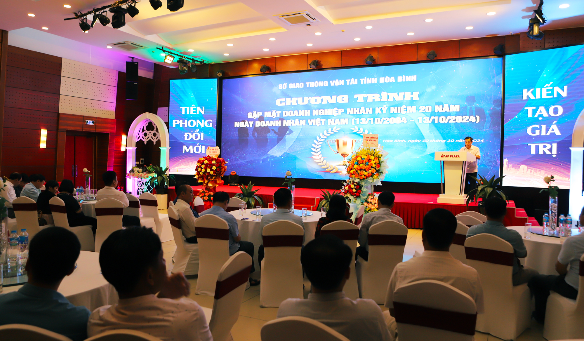 Hòa Bình đẩy nhanh thi công nhiều dự án giao thông lớn- Ảnh 3. Hòa Bình đẩy nhanh thi công nhiều dự án giao thông lớn- Ảnh 3.