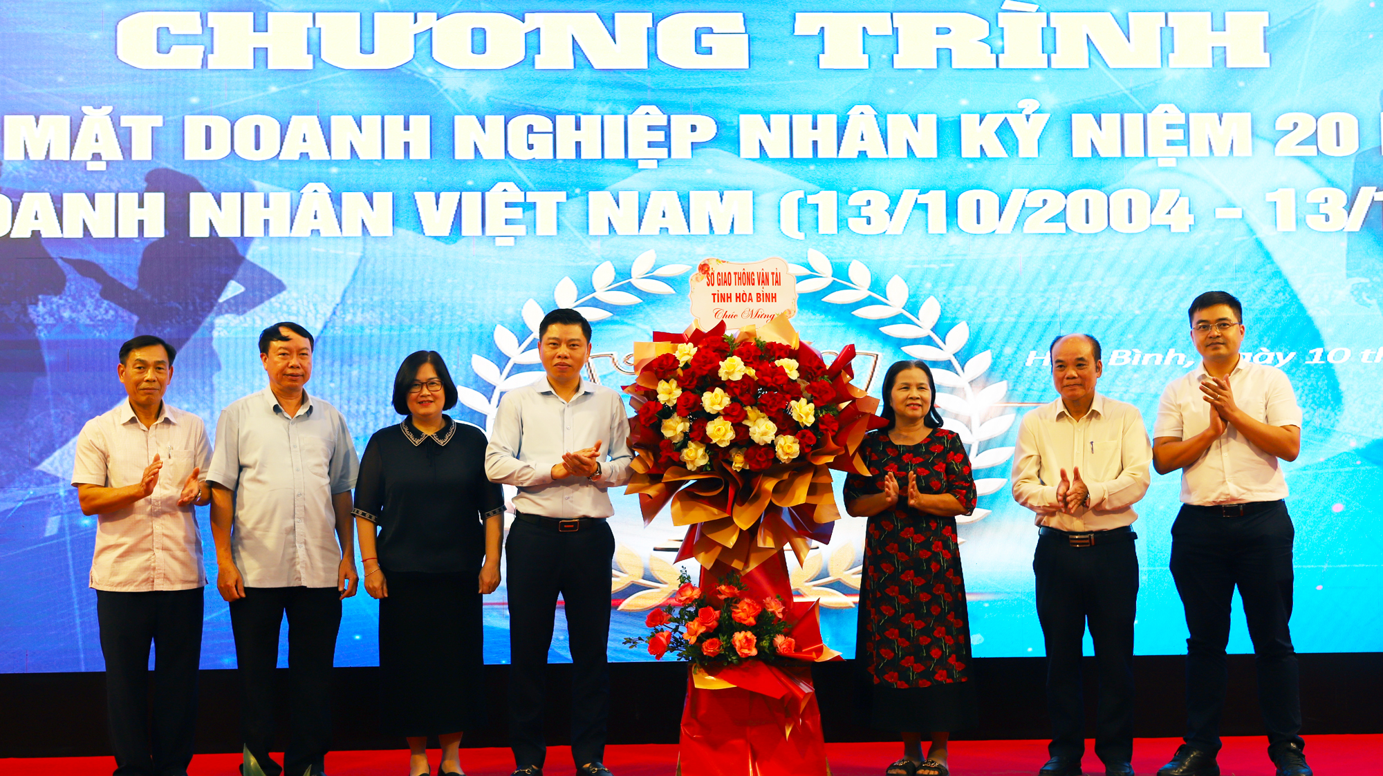Hòa Bình đẩy nhanh thi công nhiều dự án giao thông lớn- Ảnh 4. Hòa Bình đẩy nhanh thi công nhiều dự án giao thông lớn- Ảnh 4.