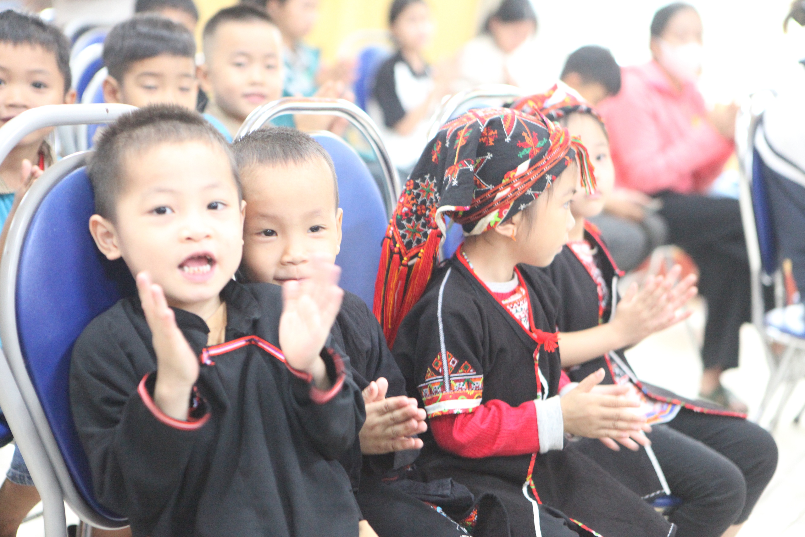 Tổng công ty Quản lý bay Việt Nam tặng hơn 1,3 tỷ đồng cho người dân Yên Bái, Tuyên Quang- Ảnh 6.