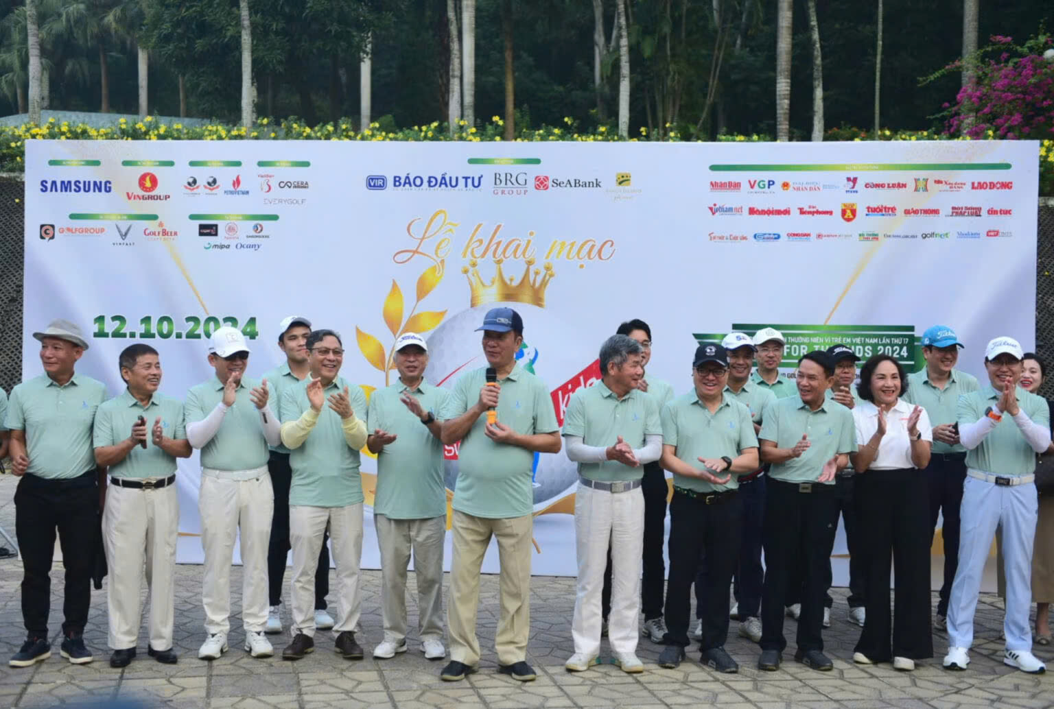 Giải golf Vì trẻ em Việt Nam kêu gọi được 2,3 tỷ đồng học bổng- Ảnh 1.