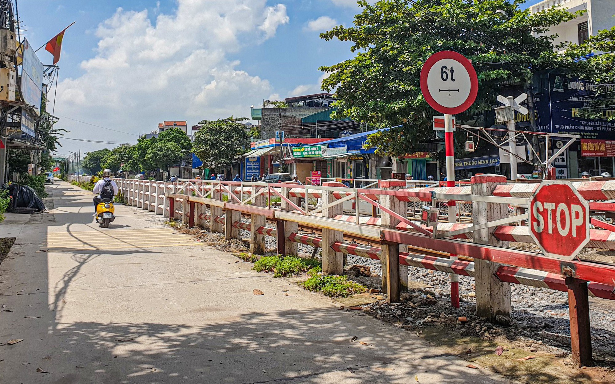 Đề xuất quy định công trình được xây dựng trong hành lang an toàn đường sắt