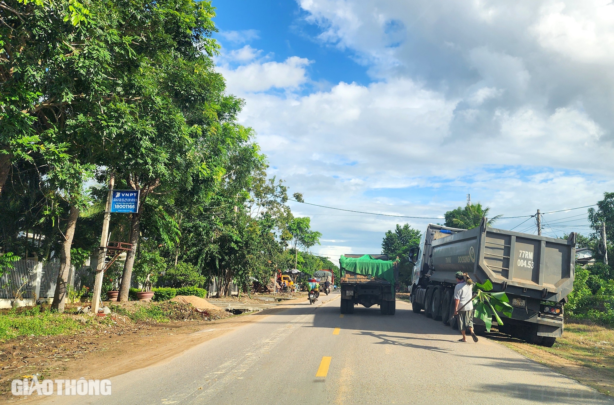 Đoàn xe quá tải hơn 400%: Hành trình 100km bám theo xe cát lậu- Ảnh 2.