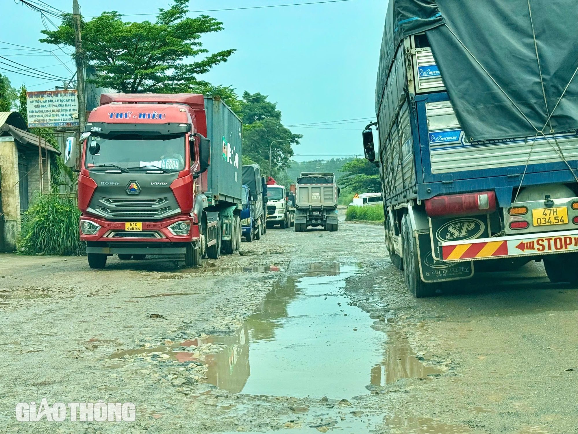 Hối hả thi công sửa chữa tuyến đường "đau khổ" ở Đồng Nai- Ảnh 6.