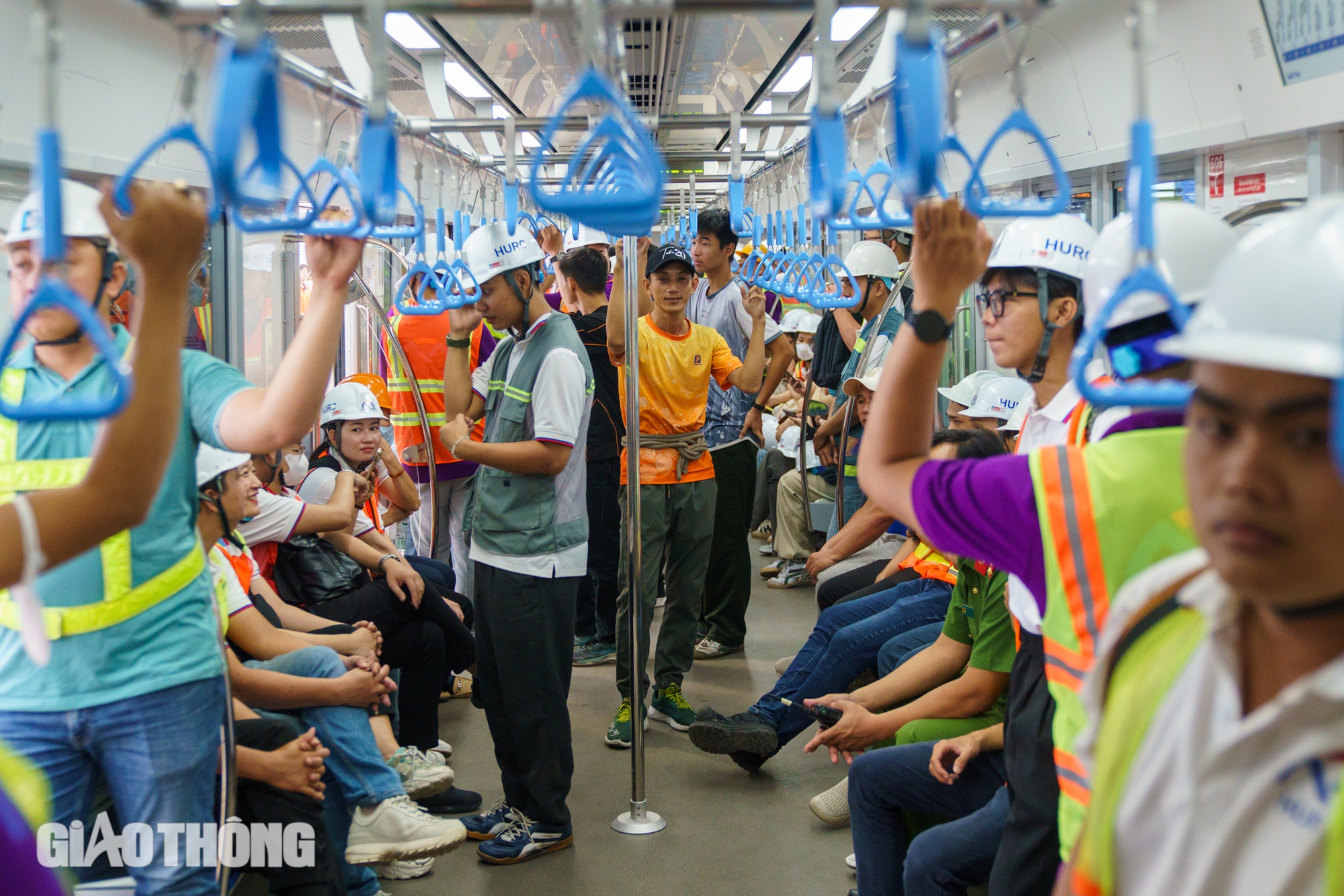 Hơn 1.000 người diễn tập cứu nạn tình huống cháy toa tàu metro Bến Thành - Suối Tiên- Ảnh 4.