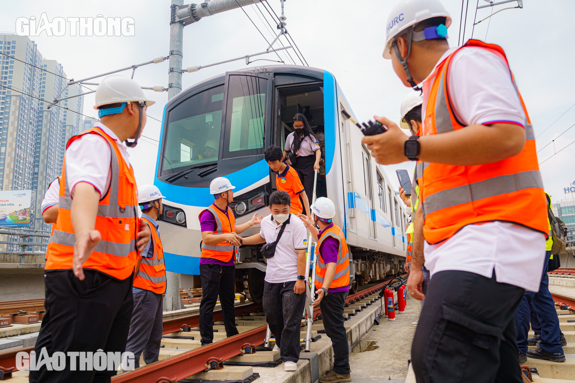 Hơn 1.000 người diễn tập cứu nạn tình huống cháy toa tàu metro Bến Thành - Suối Tiên- Ảnh 9.