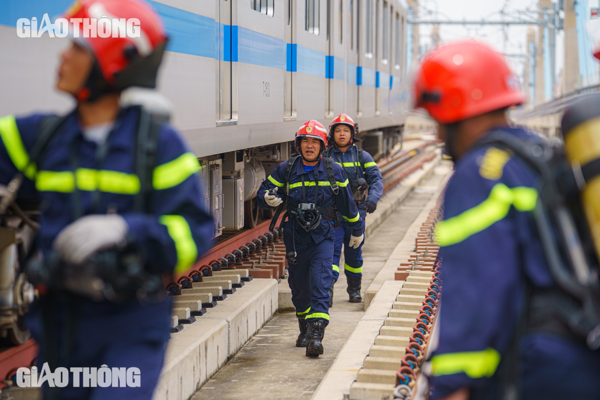 Hơn 1.000 người diễn tập cứu nạn tình huống cháy toa tàu metro Bến Thành - Suối Tiên- Ảnh 14.