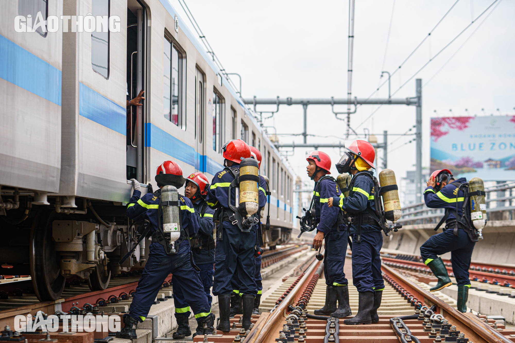 Hơn 1.000 người diễn tập cứu nạn tình huống cháy toa tàu metro Bến Thành - Suối Tiên- Ảnh 11.