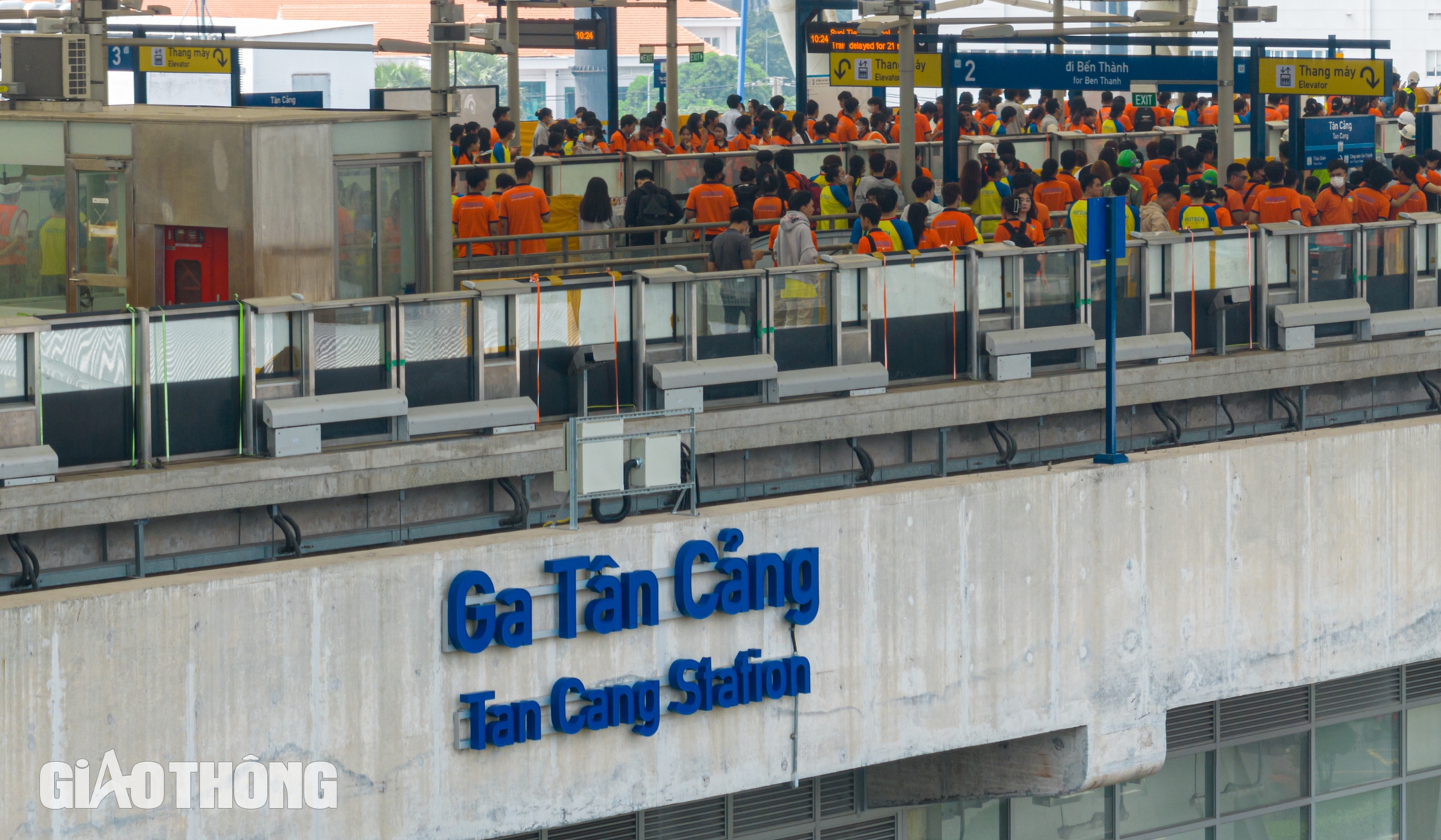 Hơn 1.000 người diễn tập cứu nạn tình huống cháy toa tàu metro Bến Thành - Suối Tiên- Ảnh 1.