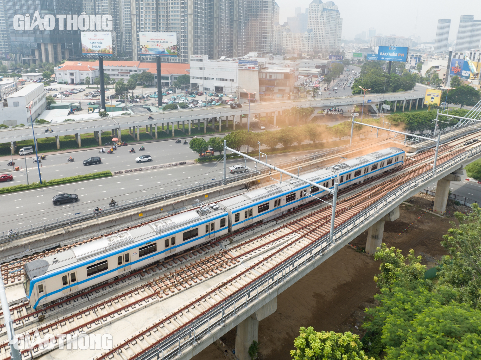 Hơn 1.000 người diễn tập cứu nạn tình huống cháy toa tàu metro Bến Thành - Suối Tiên- Ảnh 13.