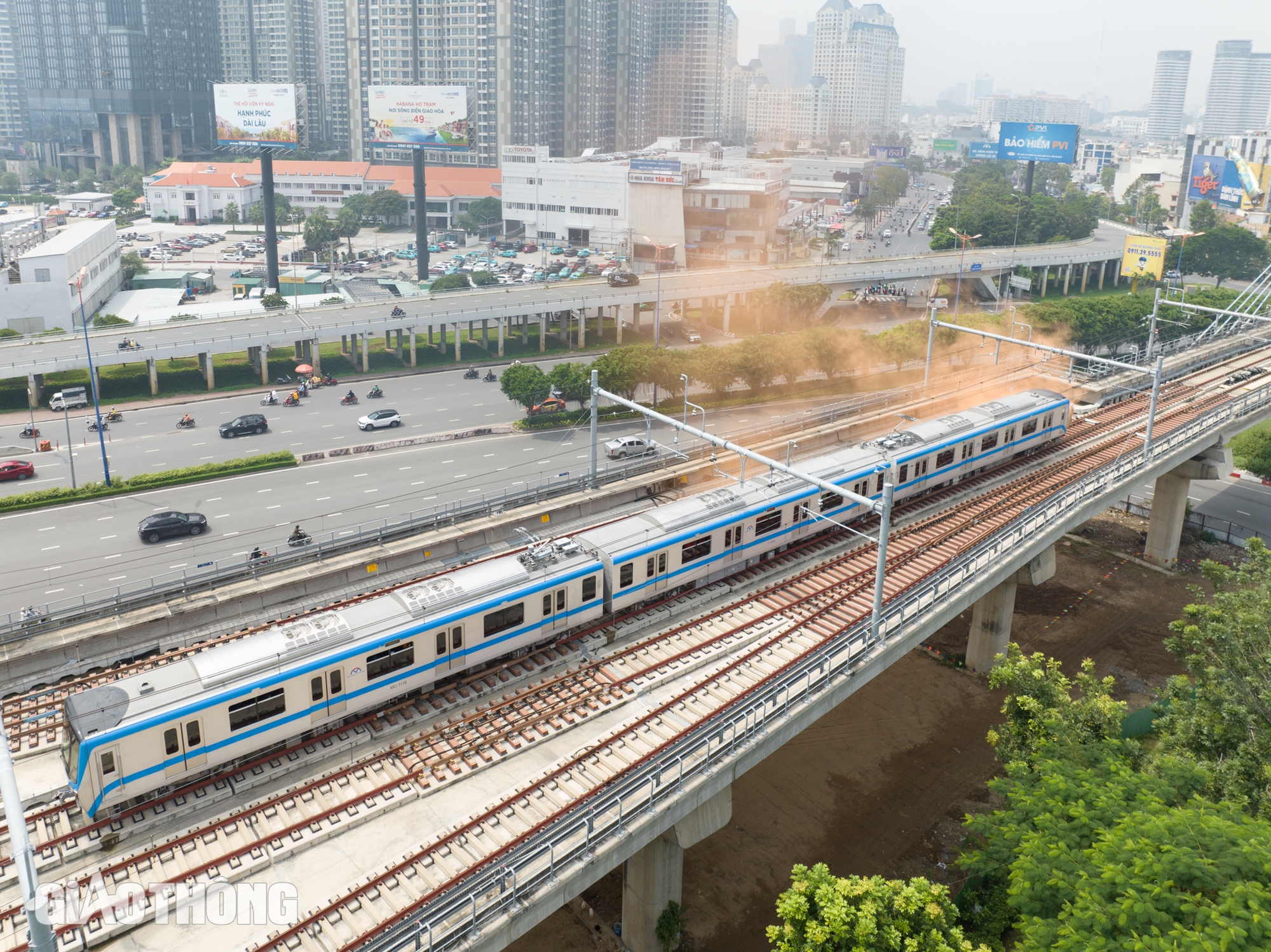 Hơn 1.000 người diễn tập cứu nạn tình huống cháy toa tàu metro Bến Thành - Suối Tiên- Ảnh 13.